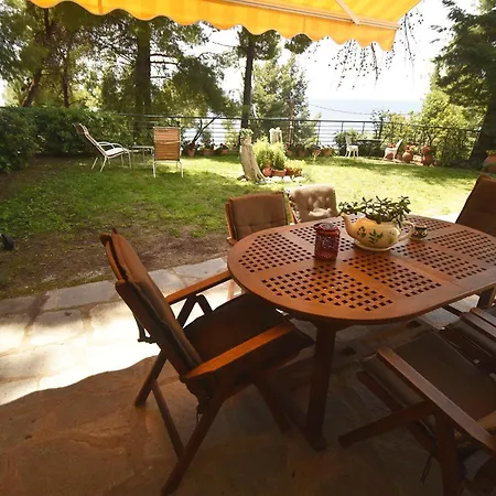 Dolotea Sea Side House, Holiday home Siviri