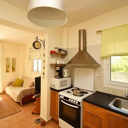 Dolotea Sea Side House, Holiday home Siviri